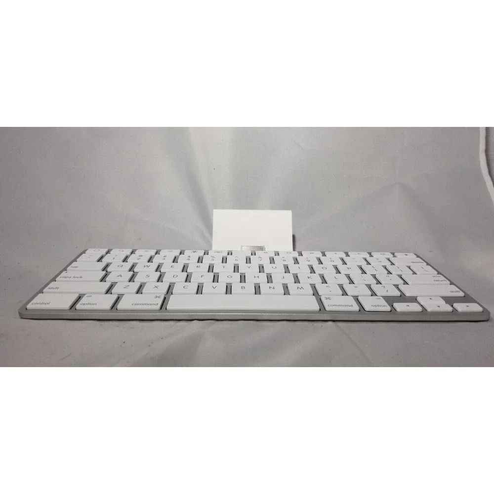 Apple iPad Keyboard dock MC533LL/B A1359